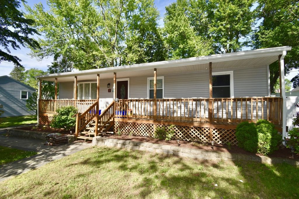 3 Vineland Ave, East Longmeadow