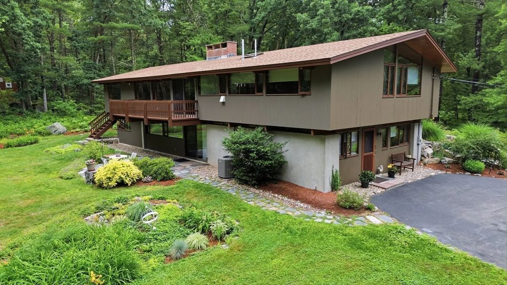 80 Evergreen Lane, Carlisle
