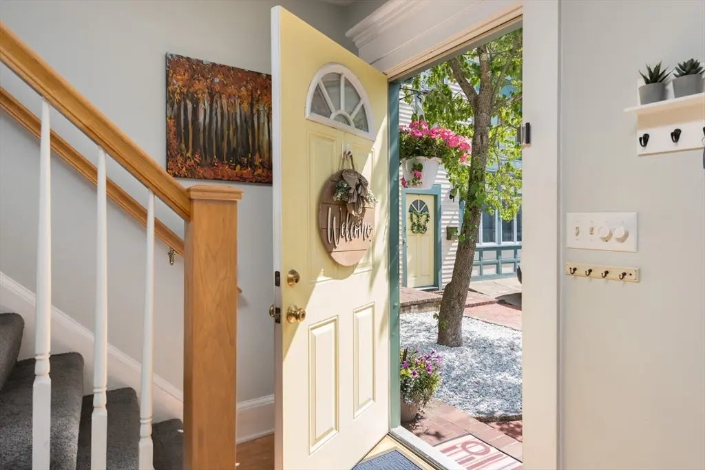 64 Centre Ave #1, Abington