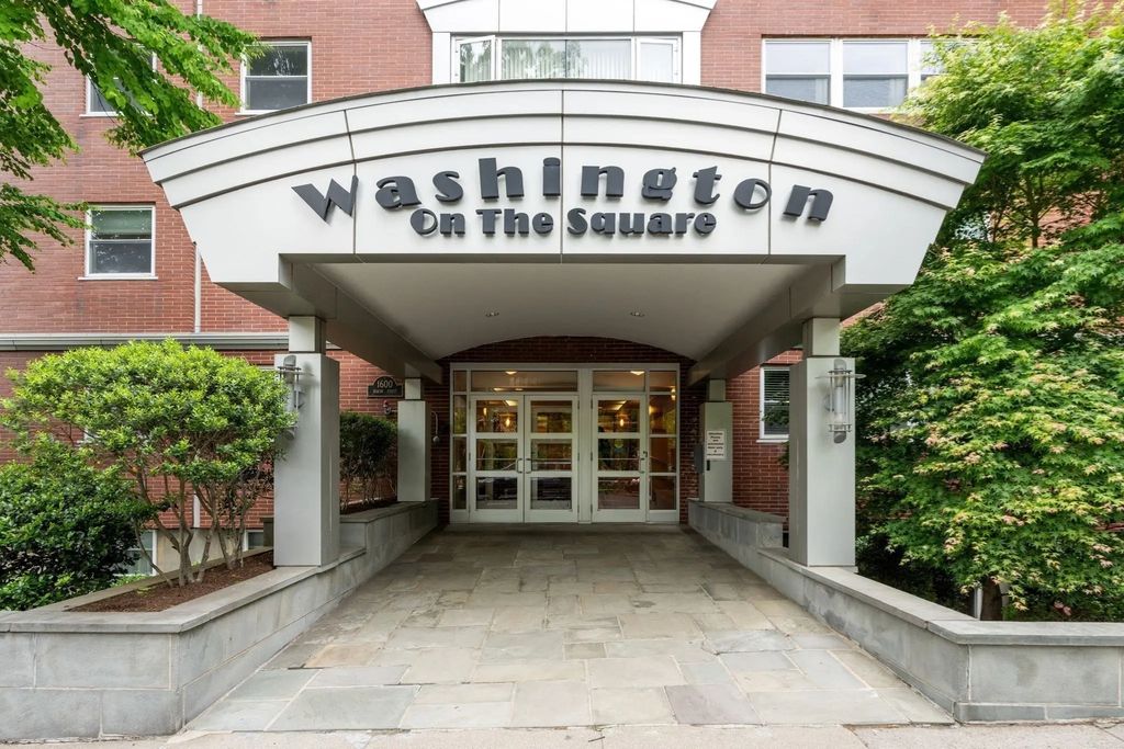 1600 Beacon St #904, Brookline
