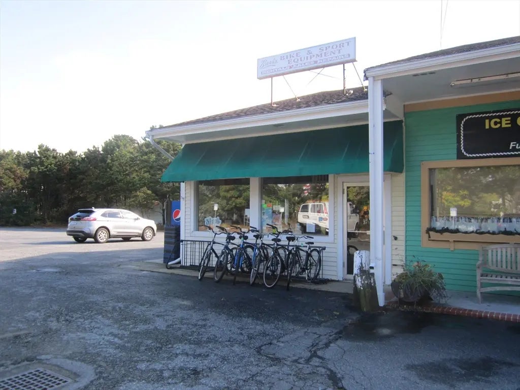 430 Massachusetts 134, Dennis