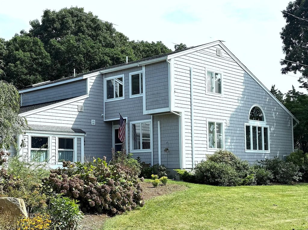 139 Cottonwood St, Fairhaven