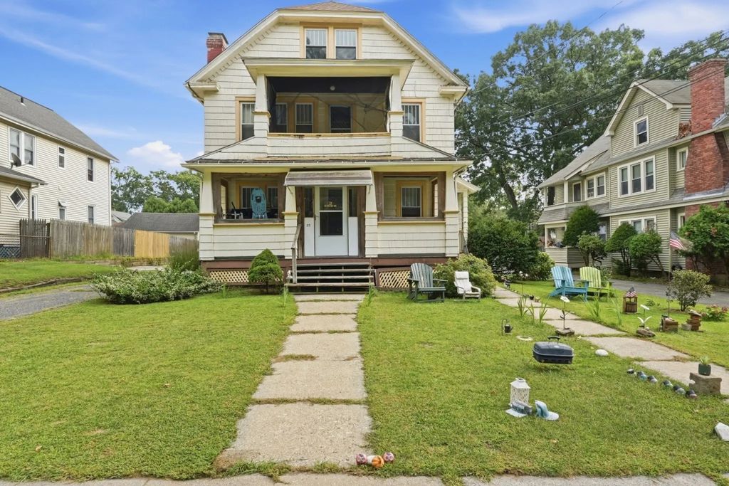 21 - 23 Olmsted Dr, Springfield