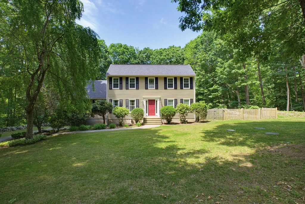 47 Old Village Rd, Sturbridge