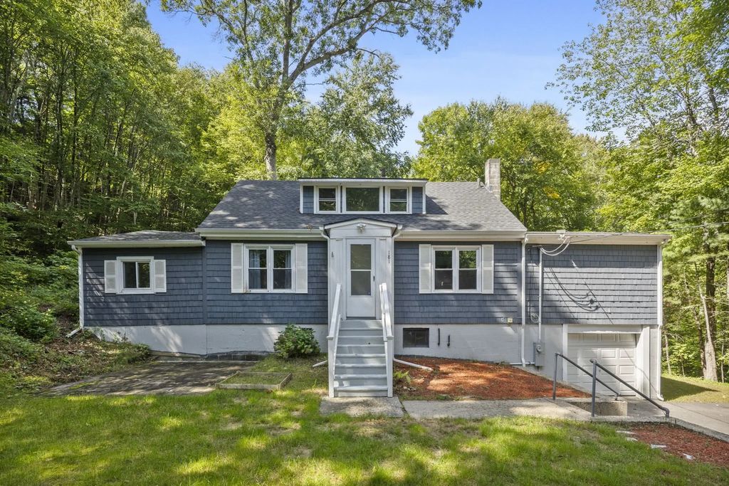 181 Parker Rd, Lancaster