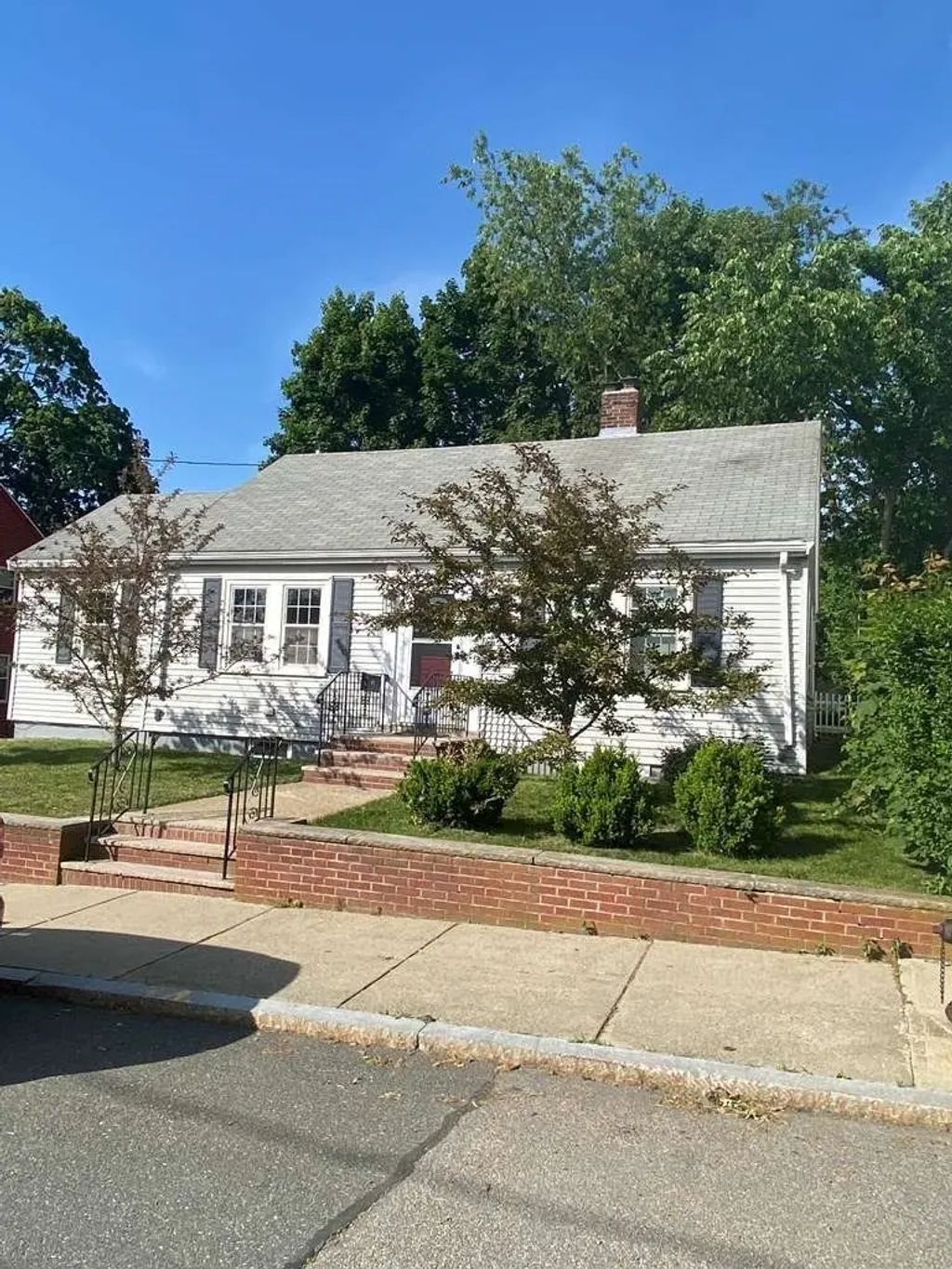 41 Bronx Rd, Boston