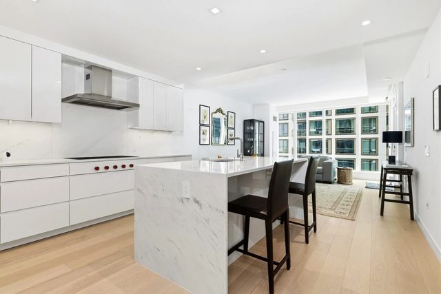 150 Seaport Blvd #8a, Boston