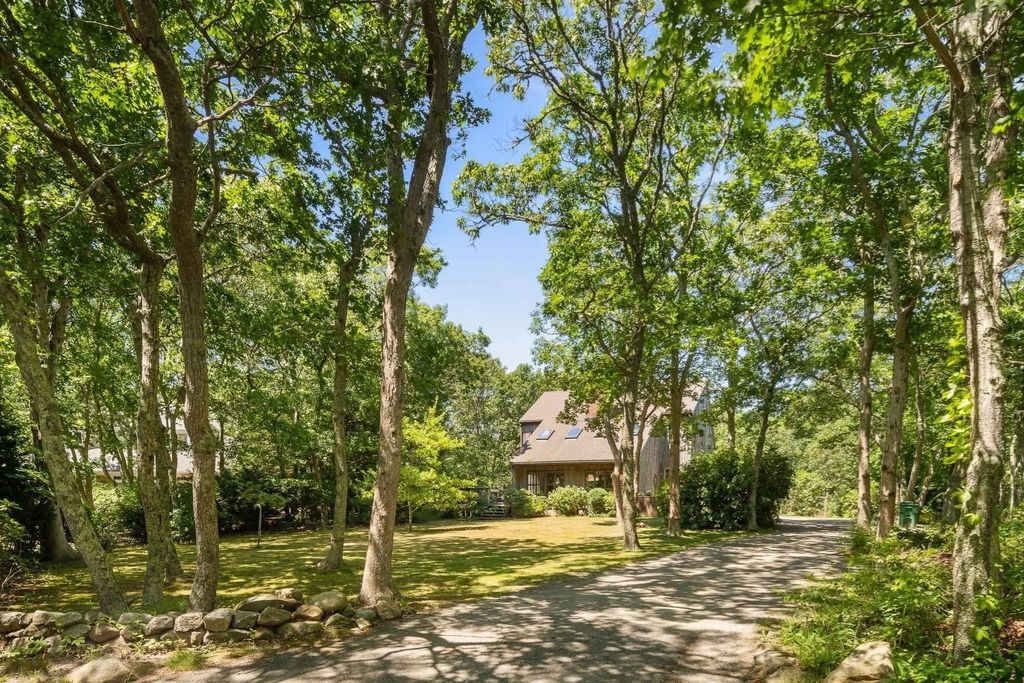 99 Old Purchase Road, Edgartown