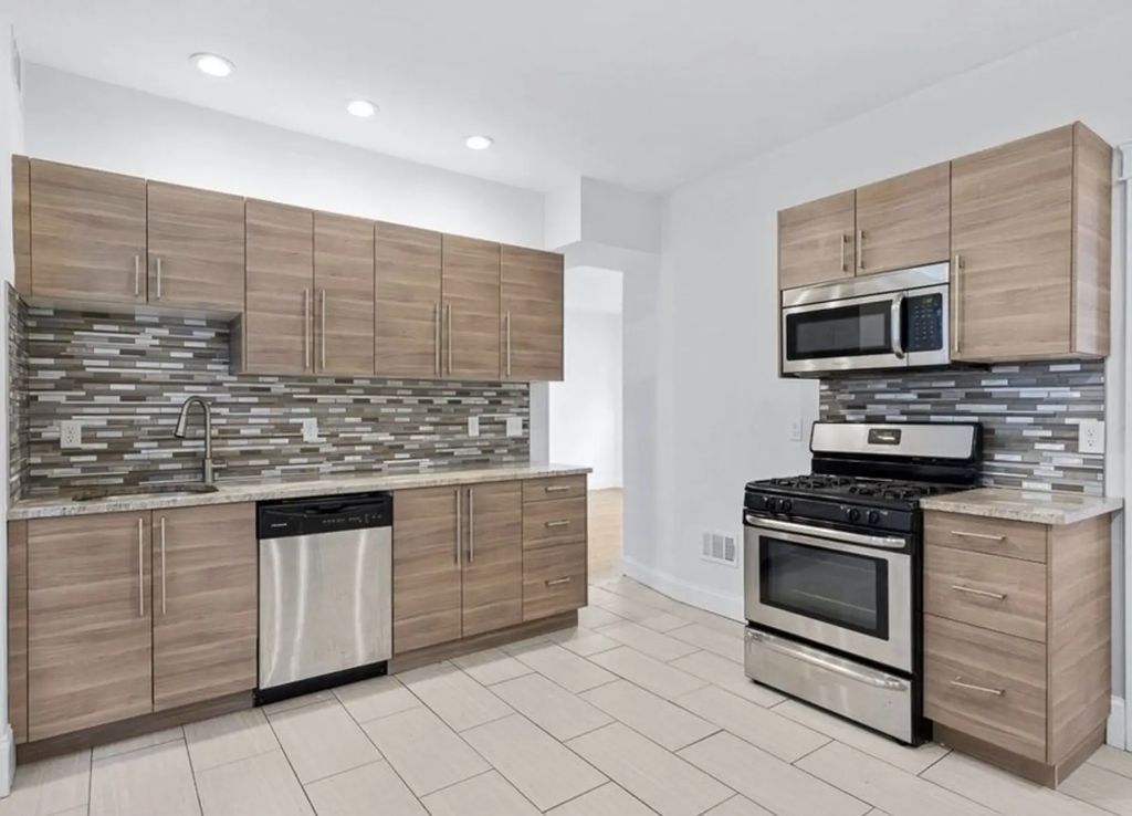8 Roach Street #2, Boston