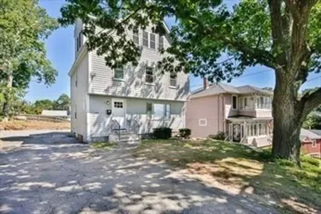 77 Rock Glen Rd, Medford