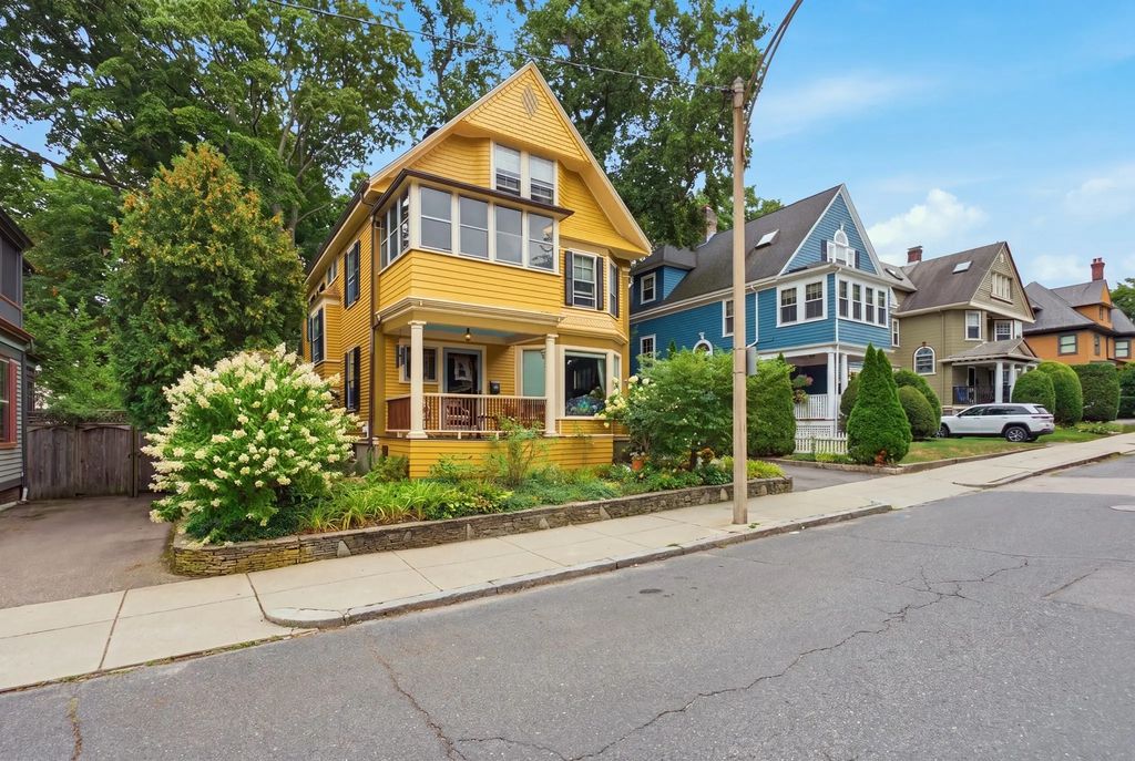 6 Menlo St, Boston