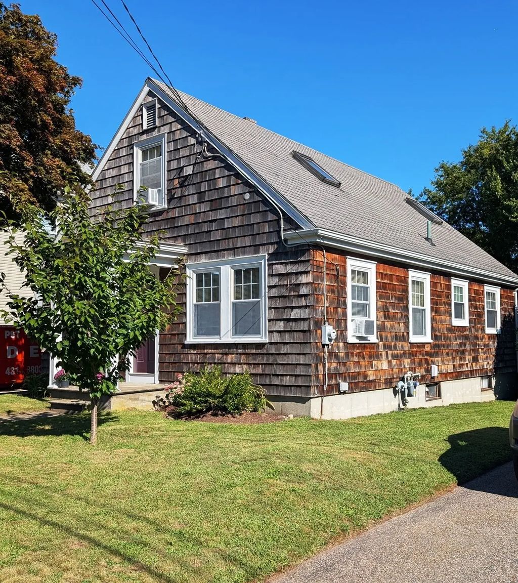 178 California St, Fall River