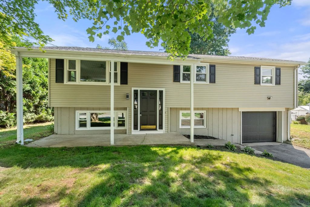 52 Aldo Drive, Ludlow