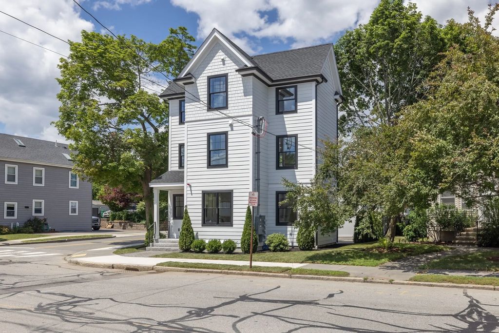 43 Crafts St #3, Newton