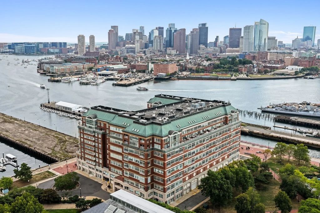 197 8th St #307, Boston