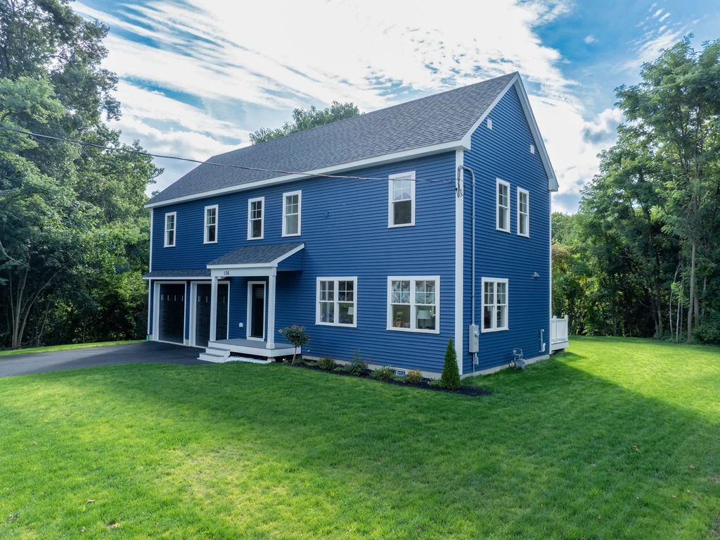 126 Maple St, West Boylston