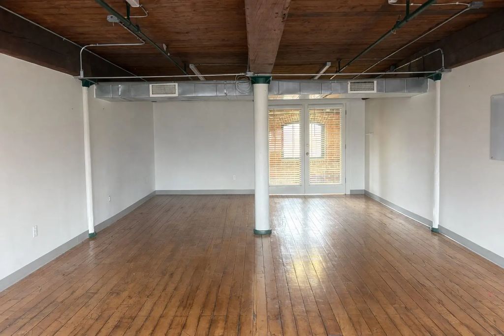 60 Island Street #404, Lawrence