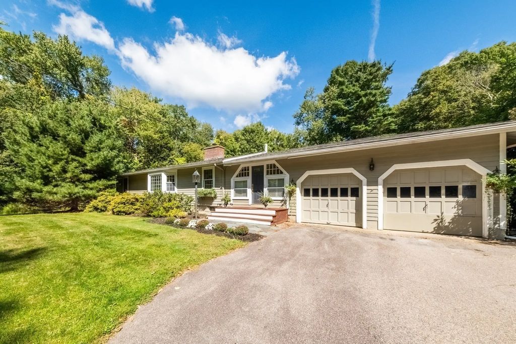 102 Hunting Lane, Sherborn