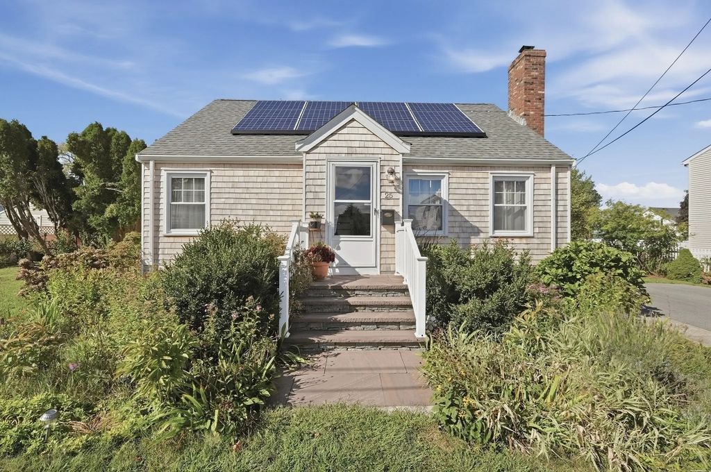 25 Bellevue St, New Bedford