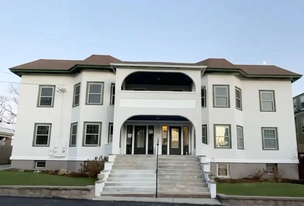 205 Hammond Street #4, Waltham