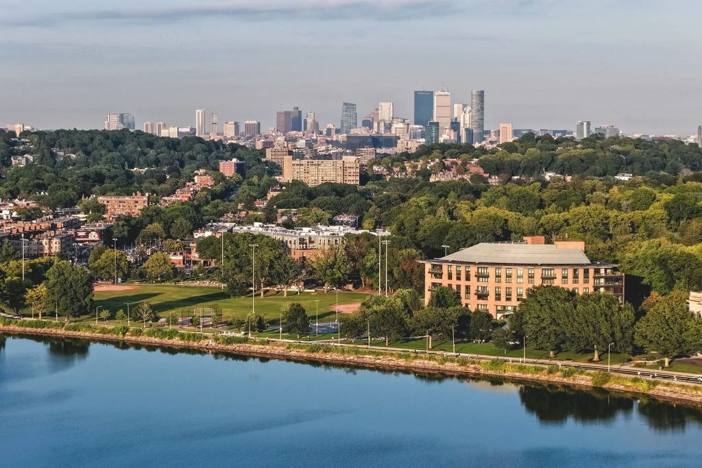 2400 Beacon #404, Boston