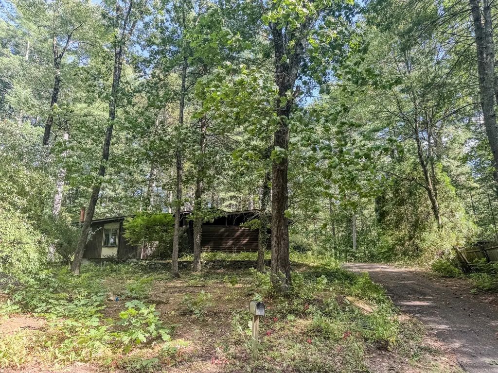 68 Stony Hill Road, Amherst