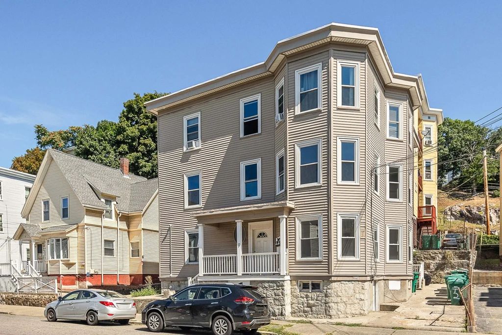 9 Rogers Ave, Lynn