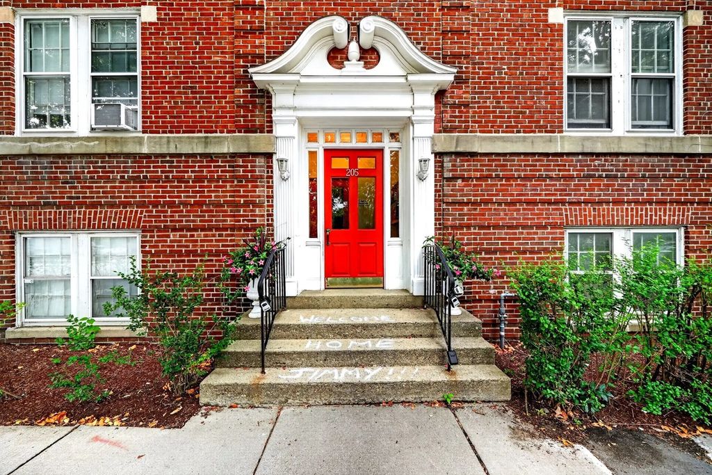 205 Mt. Auburn #1d, Cambridge