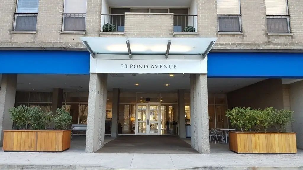 33 Pond Ave. #915, Brookline