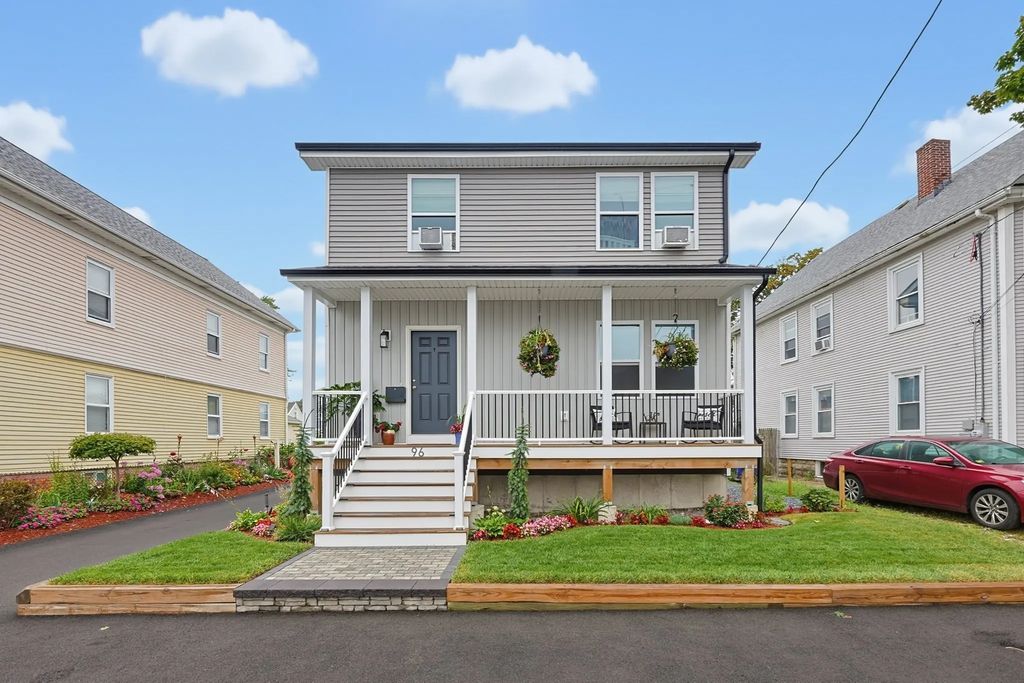 96 Carter Ave, Pawtucket