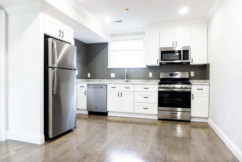 2017 Commonwealth Ave #6, Boston