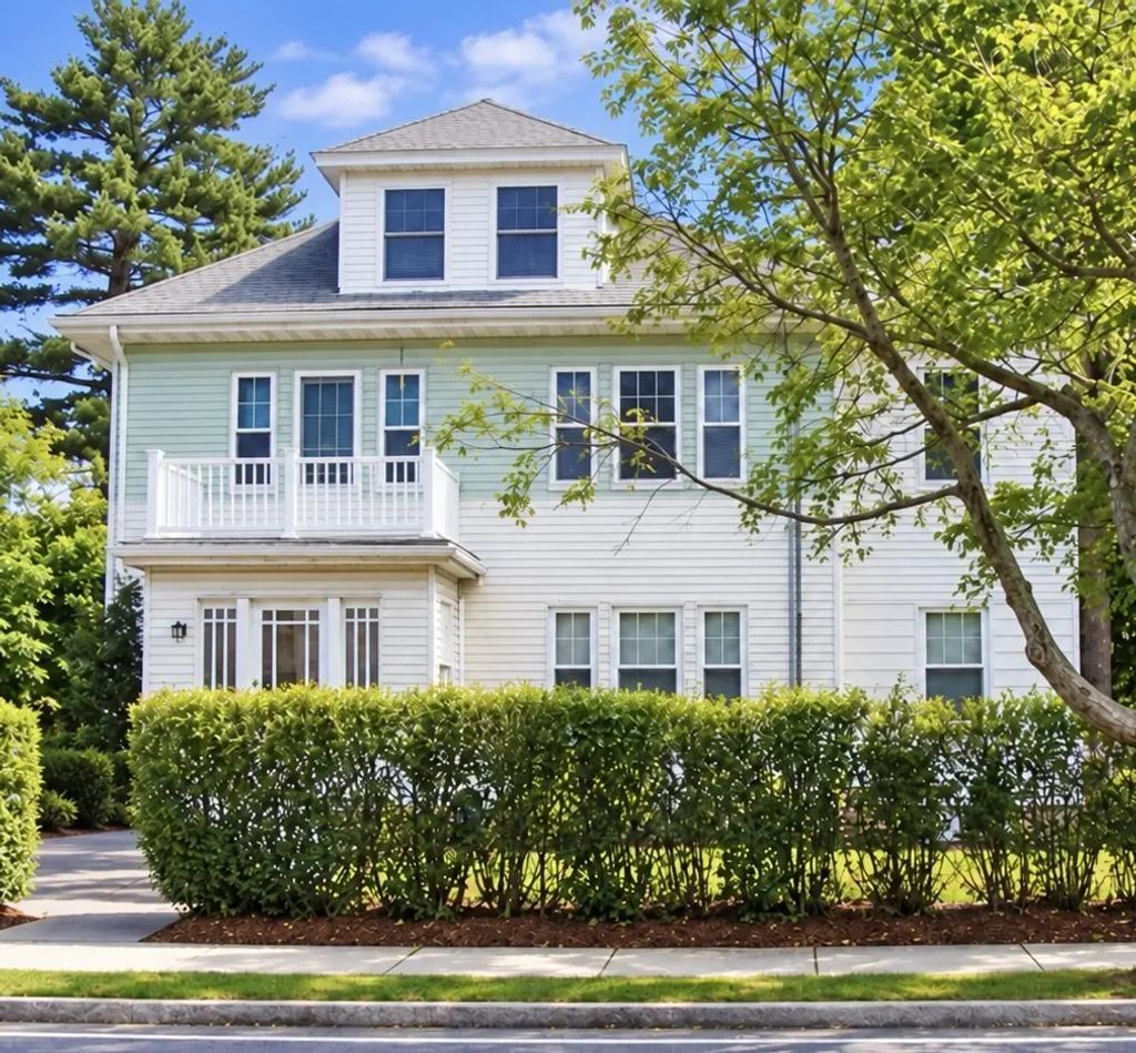92 West Central St #5, Natick