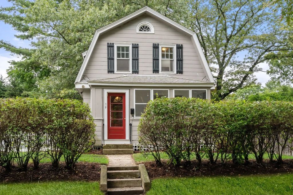 19 New Hampshire Avenue, Natick
