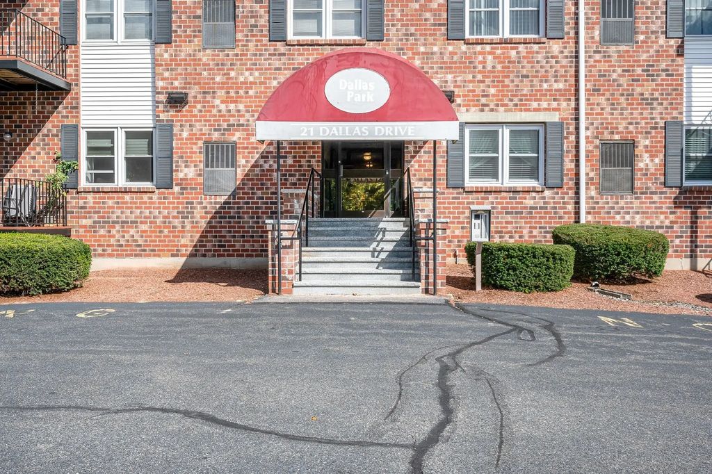 21 Dallas Dr #202, Dracut