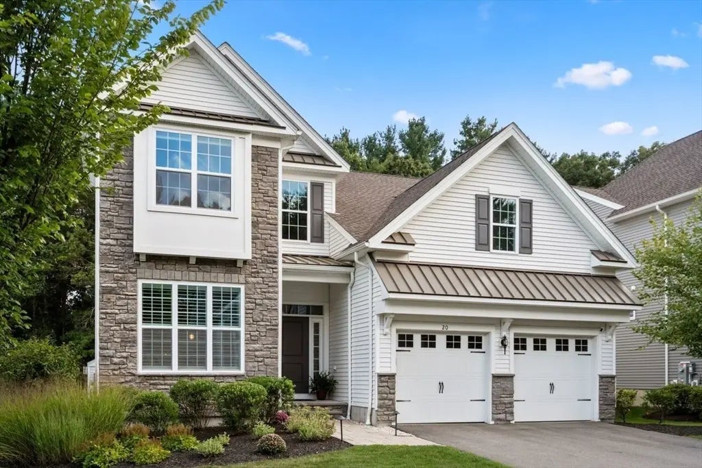 20 Jameson Dr #20, Millis