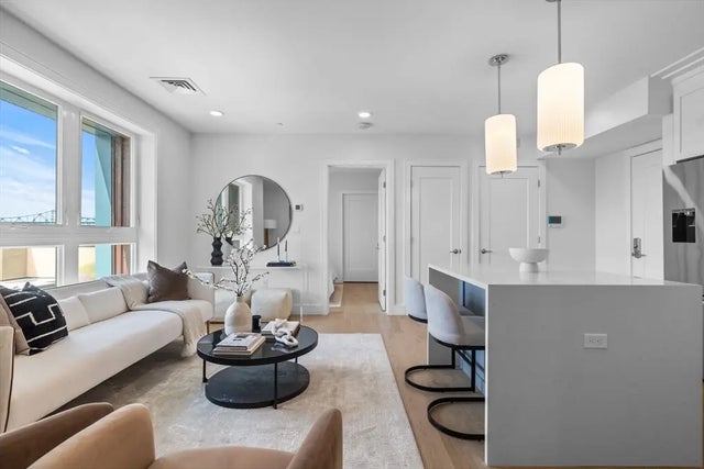 301 Border Street #409, Boston