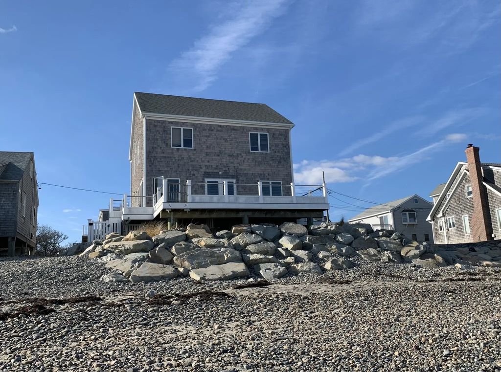 1 East St., Marshfield