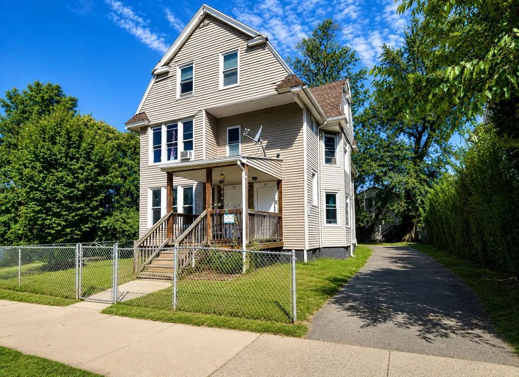 30-32 Huntington St, Springfield
