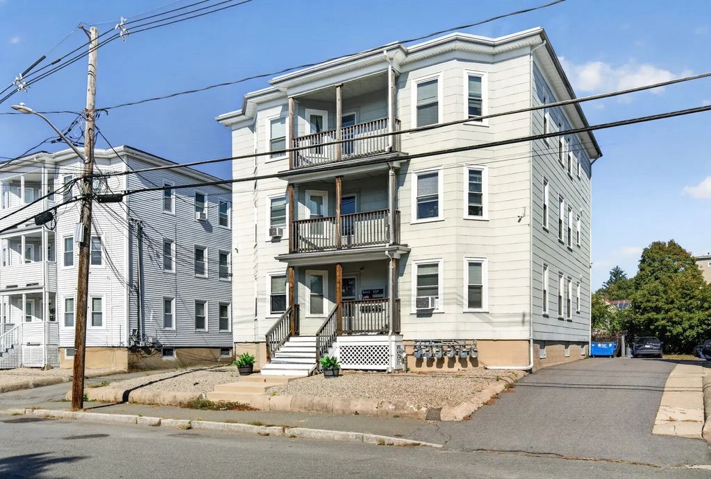 16 Bellevue Ave, Brockton
