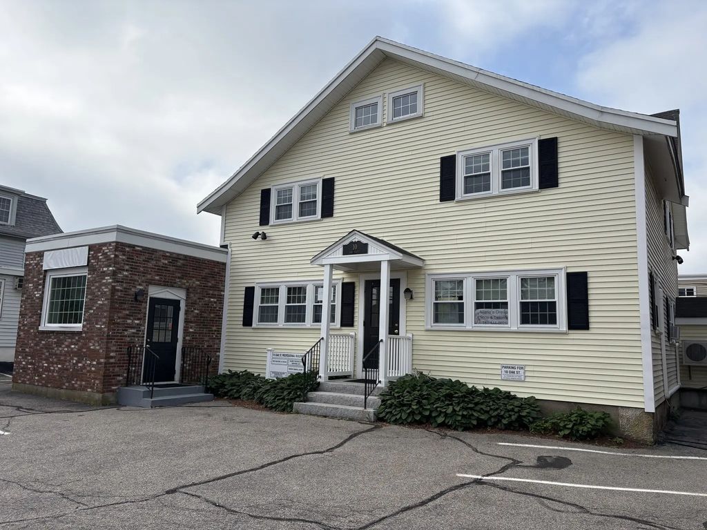 10 Oak St #4, Needham