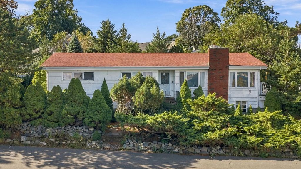 25 Maolis Road, Nahant
