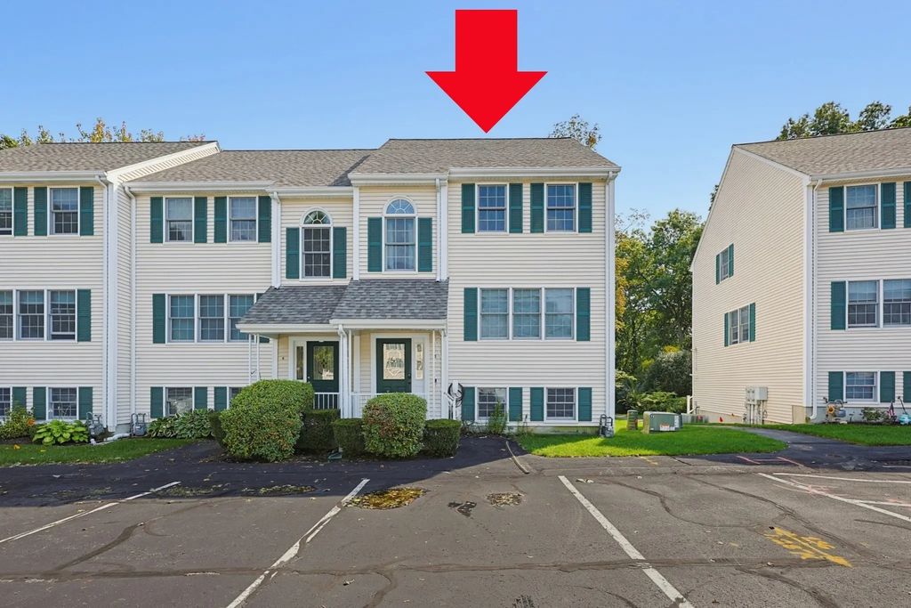 37 Dennis St #5, Attleboro