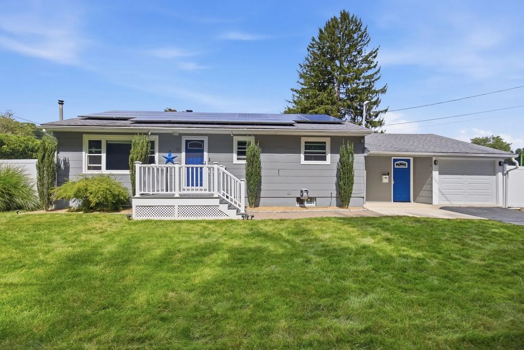 10 Linda Ave, Millbury