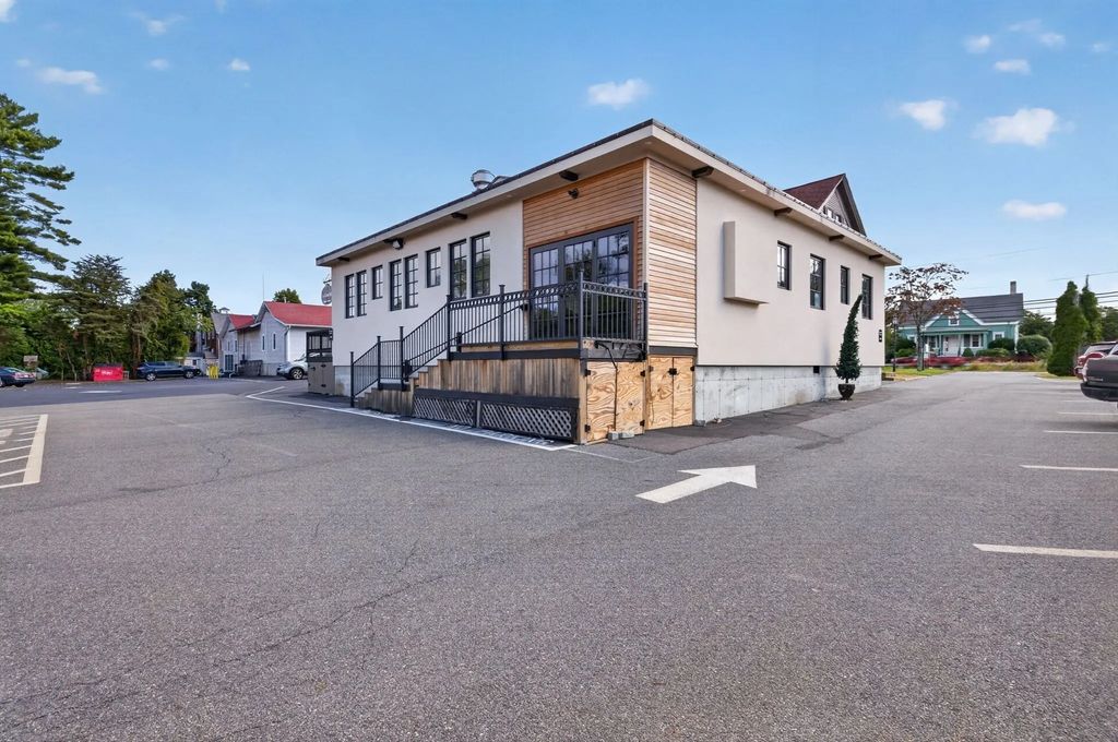 826 Broadway, Raynham