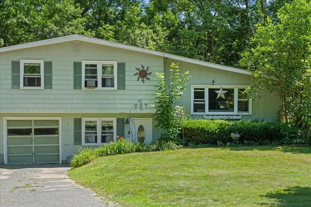 237 Boston Rd, Palmer