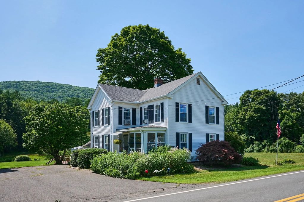 666 Montgomery Rd, Westfield