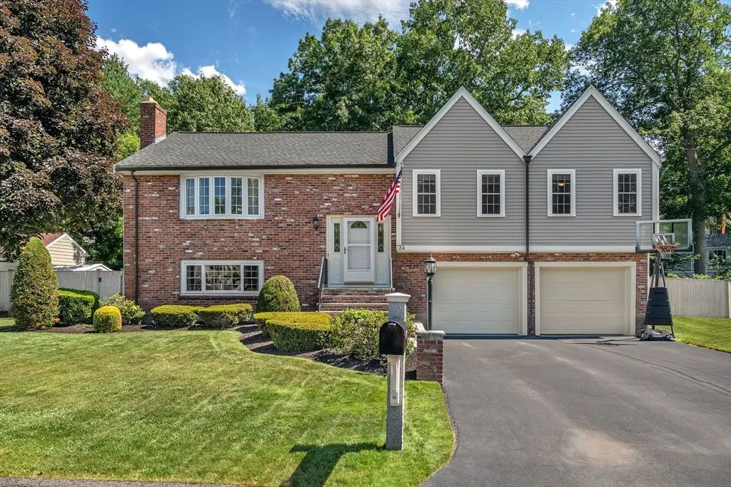 34 Judith Cir, Dedham