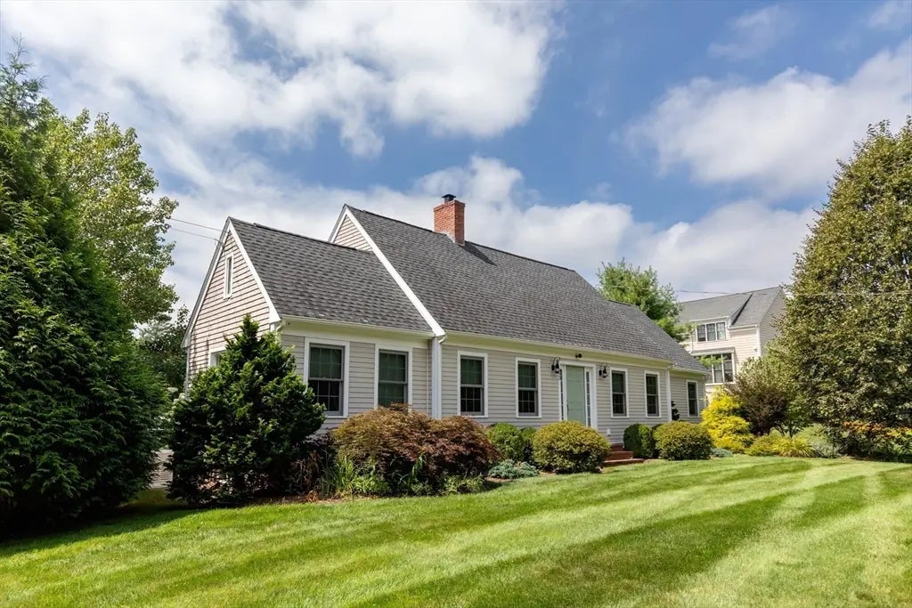 593 Washington St #a, Pembroke