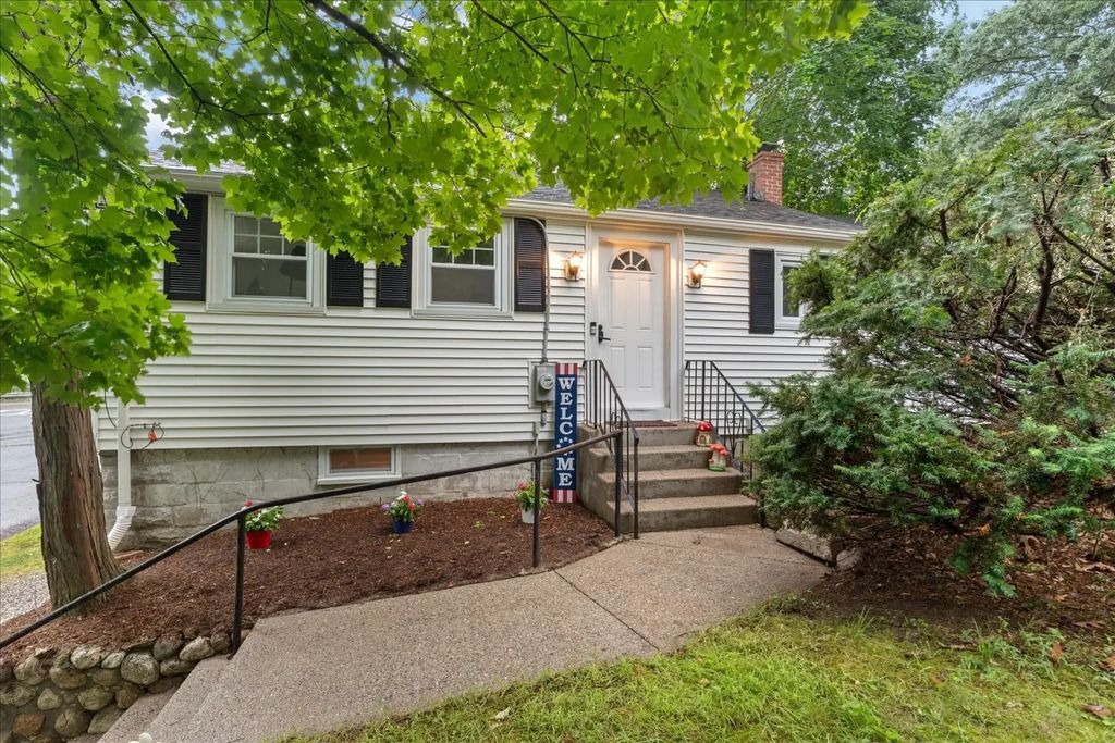 19 Bennett St, Wrentham