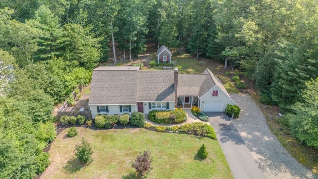 54 Cranberry Ridge Rd, Barnstable